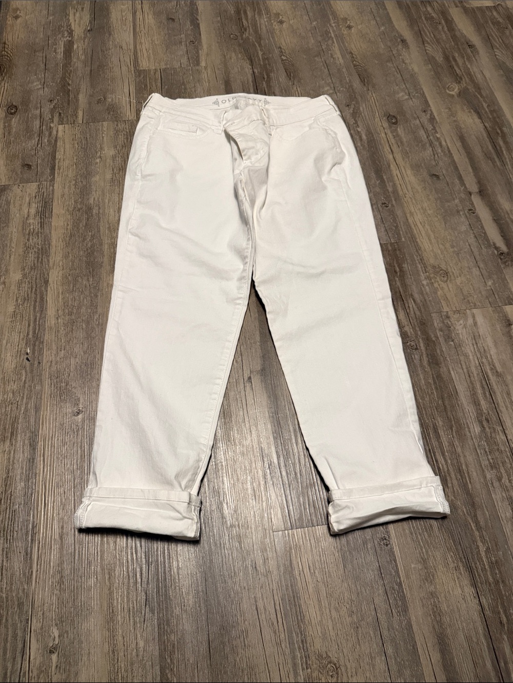 Old Navy White Cropped Capris